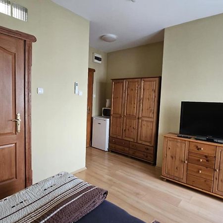 Rozsakert Apartmanhaz Хайдусобосло Экстерьер фото