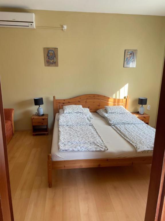 Rozsakert Apartmanhaz Хайдусобосло Экстерьер фото