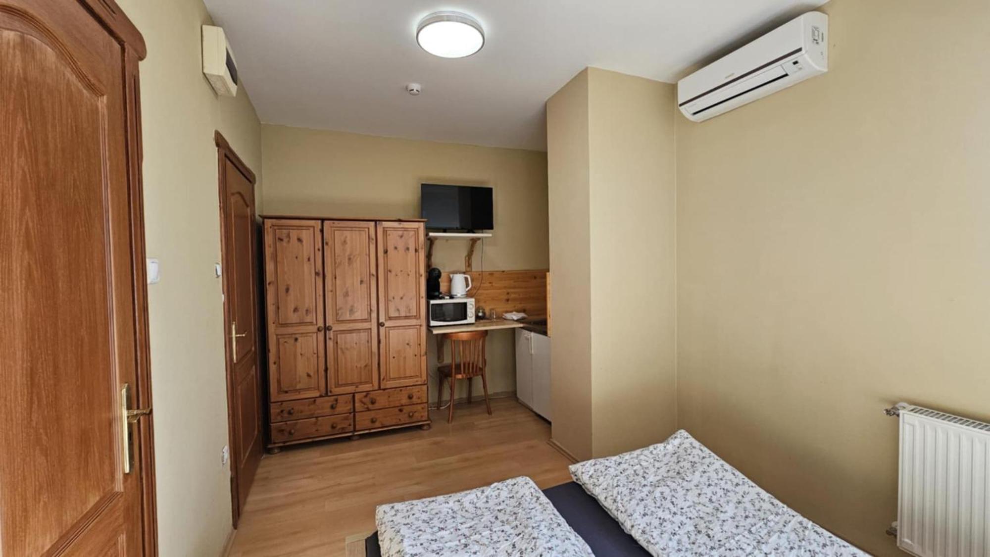Rozsakert Apartmanhaz Хайдусобосло Экстерьер фото