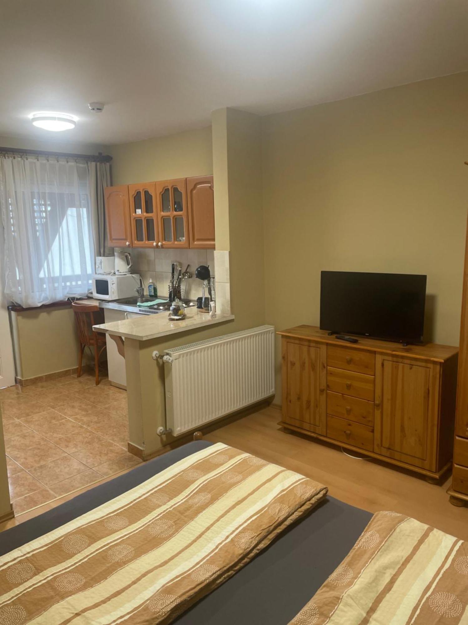 Rozsakert Apartmanhaz Хайдусобосло Экстерьер фото